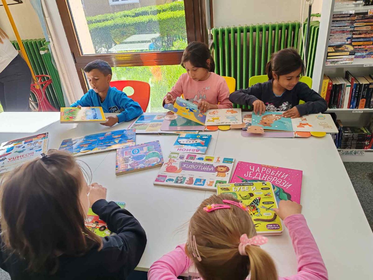 ПОСЕТА БИБЛИОТЕЦИ-СВЕТСКИ ДАН КЊИГА